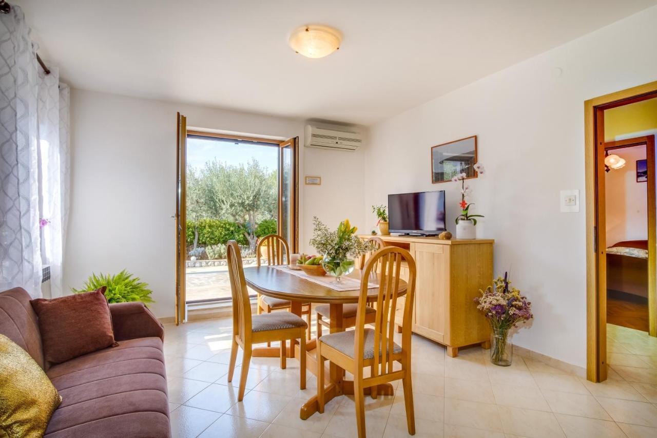 Apartments Franjo Mali Lošinj Exteriör bild