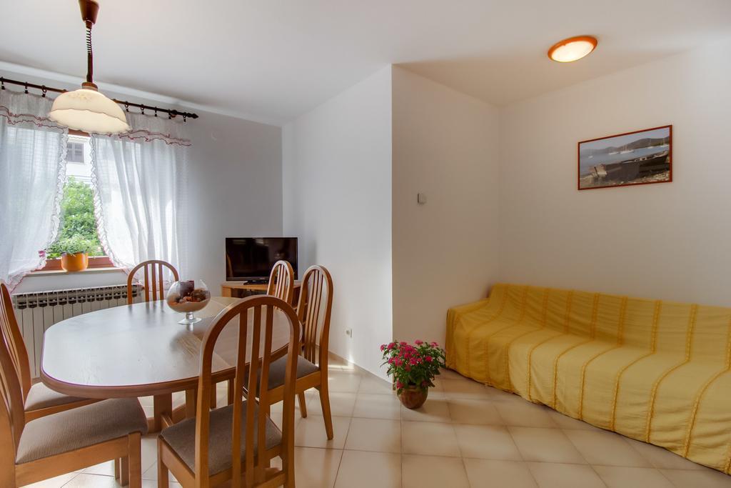 Apartments Franjo Mali Lošinj Rum bild