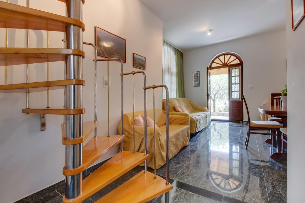 Apartments Franjo Mali Lošinj Rum bild